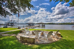 Remodeled Cedar Creek Lake Retreat with Fire Pit!